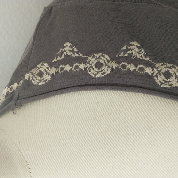 Johnny Was Embroidered Tee. - Picture 3 of 8